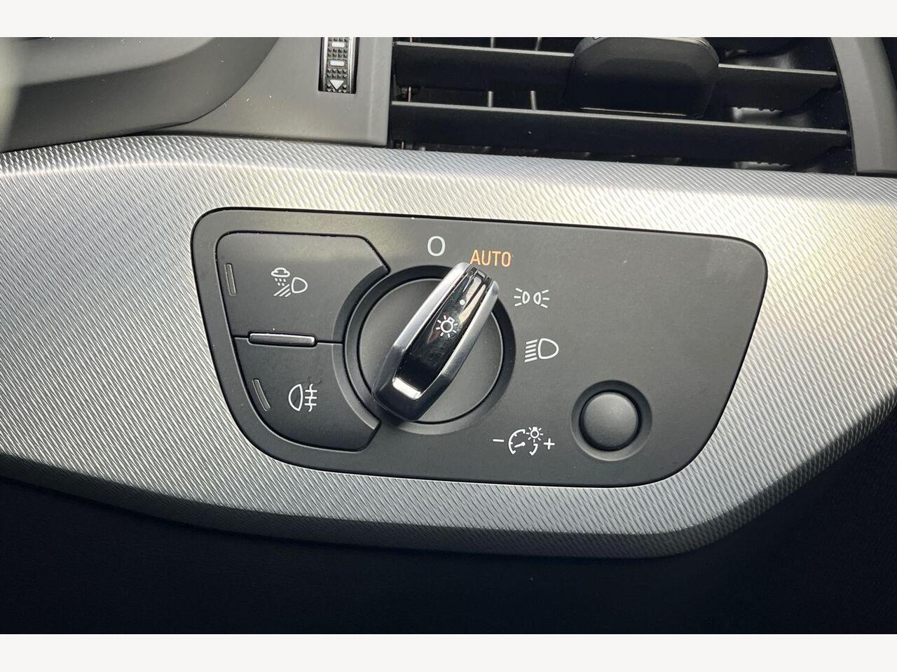 Used Audi A4 2016 for sale - 77293135: Photo 17