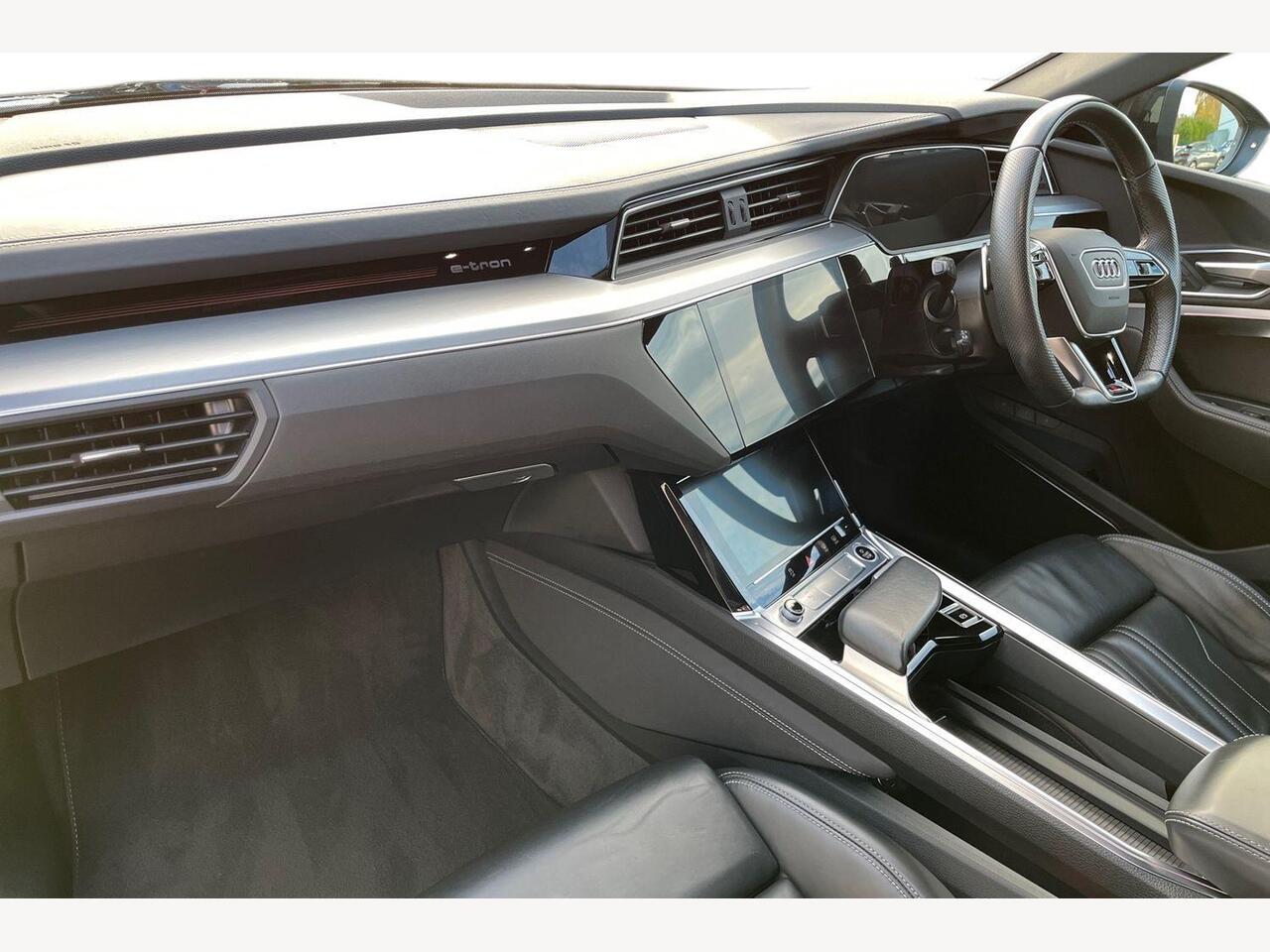 Used Audi e-tron 2022 for sale - 77910947: Photo 2