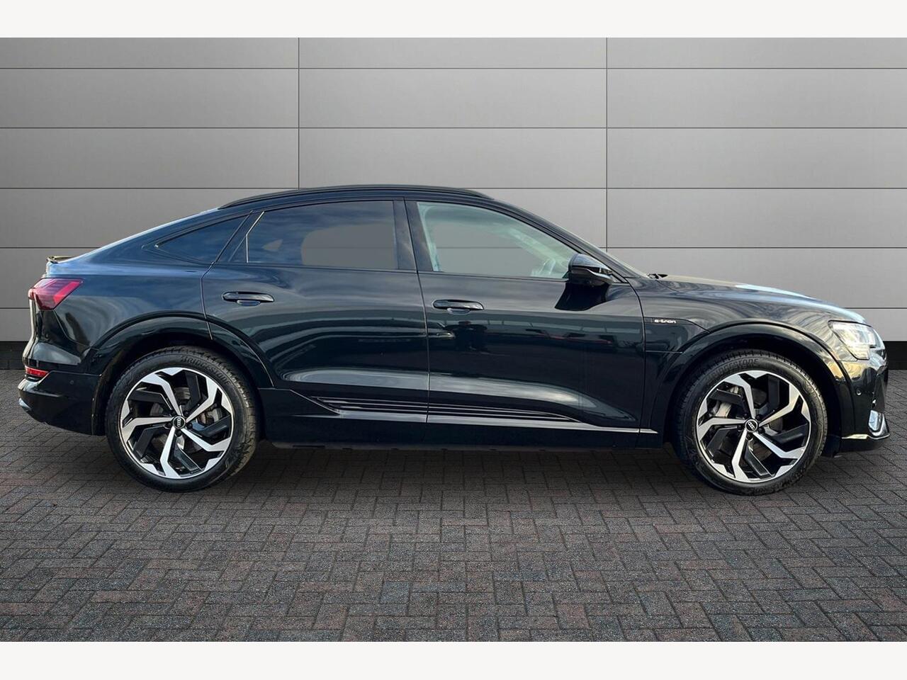 Used Audi e-tron 2022 for sale - 77910947: Photo 4