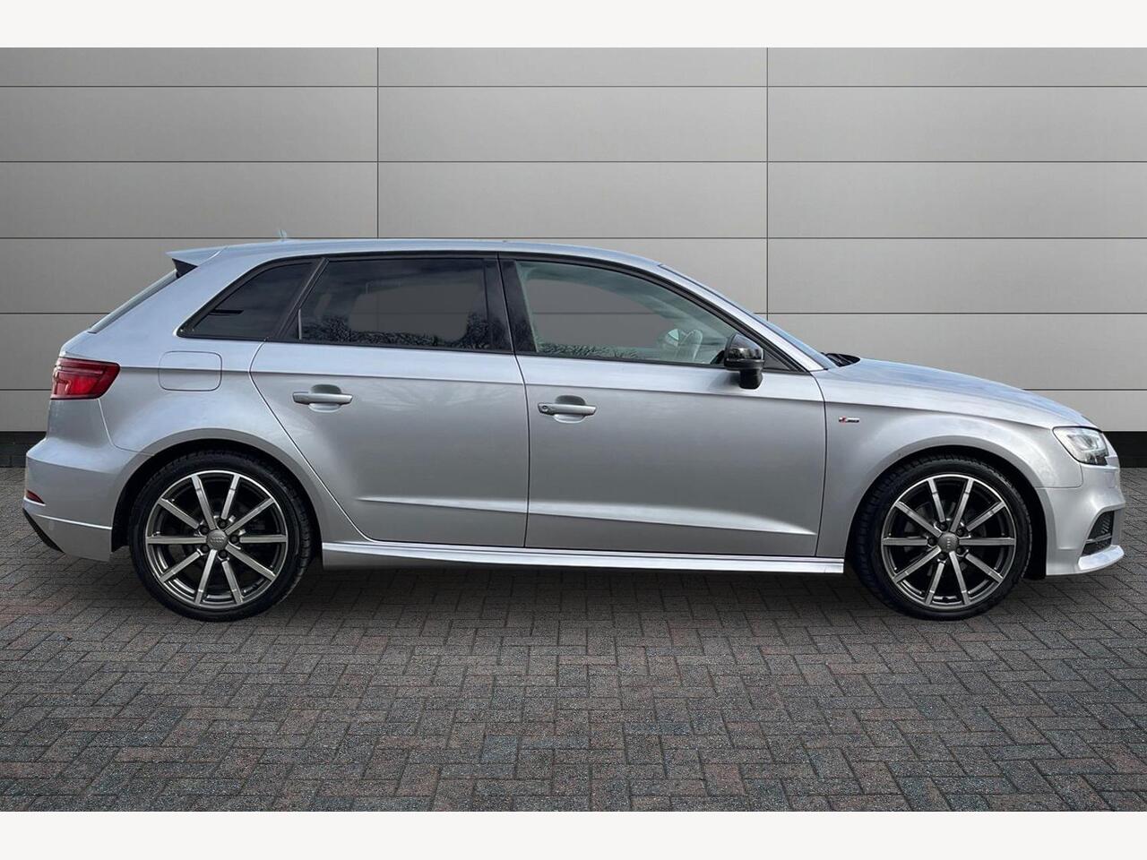 Used Audi A3 2017 for sale - 77739840: Photo 4