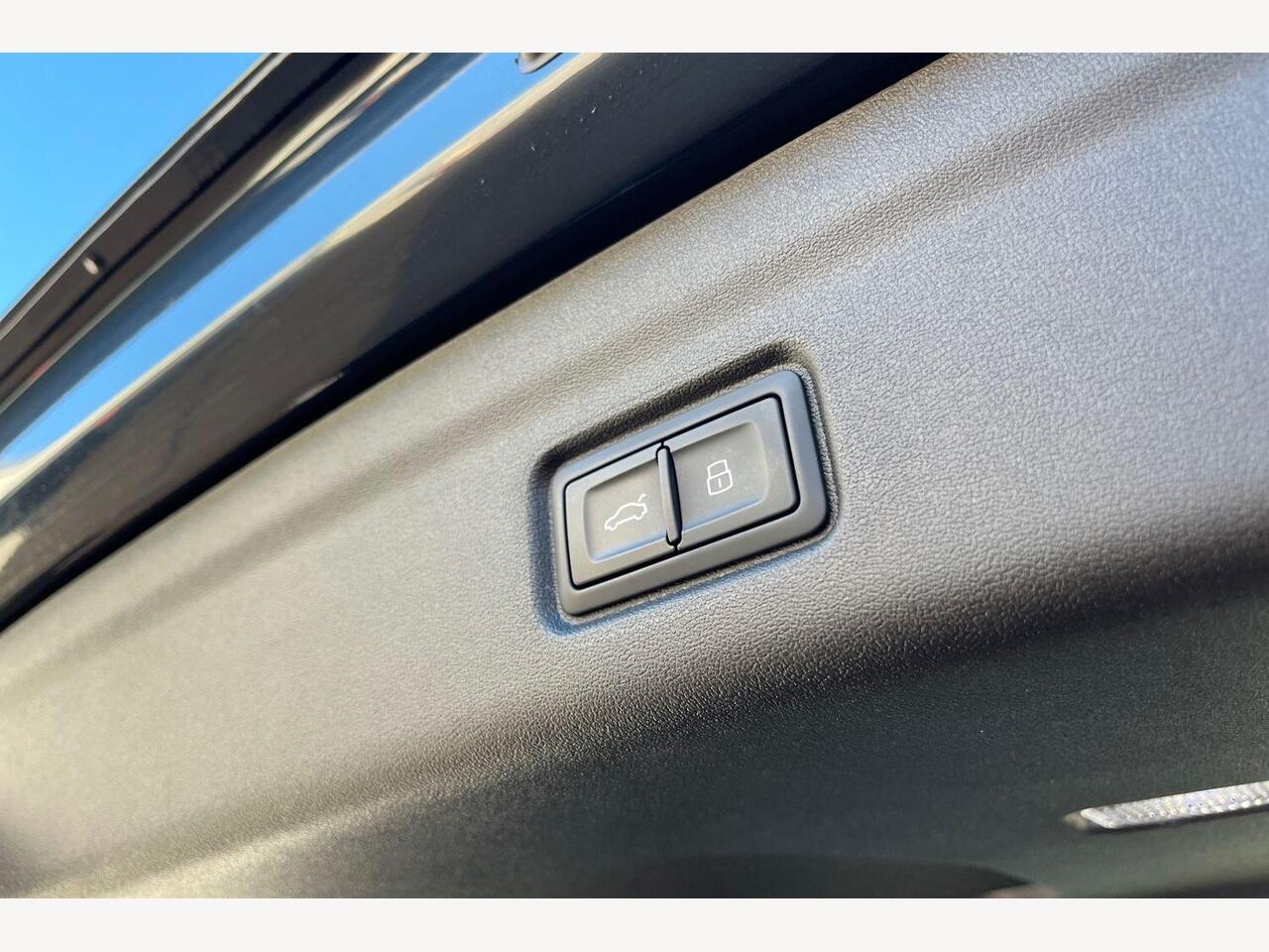 Used Audi Q6 e-tron 2025 for sale - 77972320: Photo 13