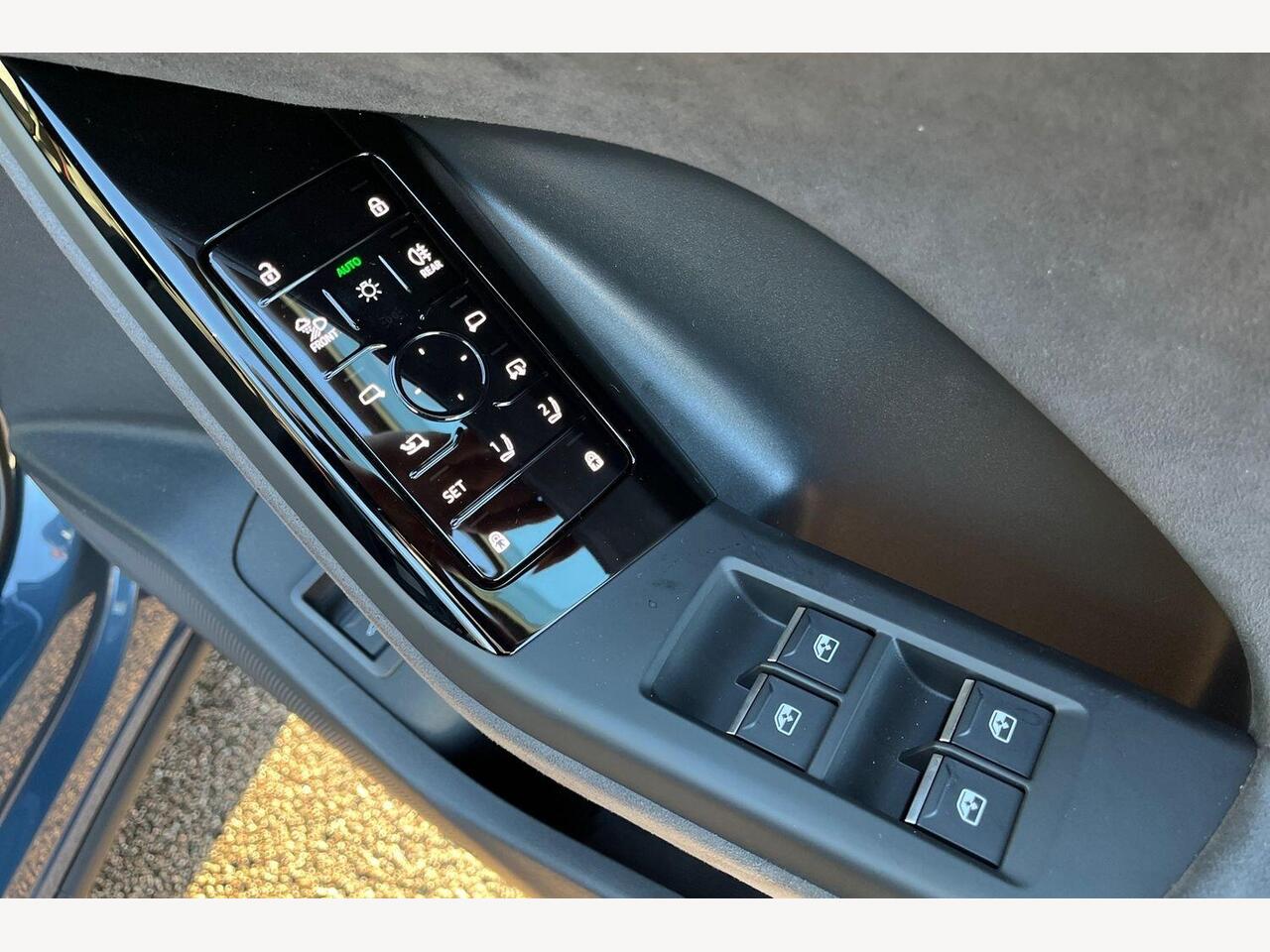 Used Audi Q6 e-tron 2025 for sale - 77972320: Photo 17