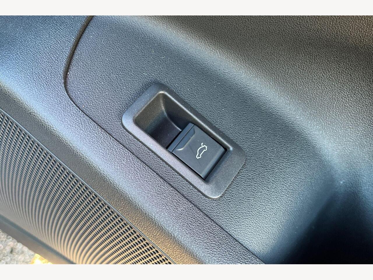 Used Audi Q6 e-tron 2025 for sale - 77972320: Photo 18