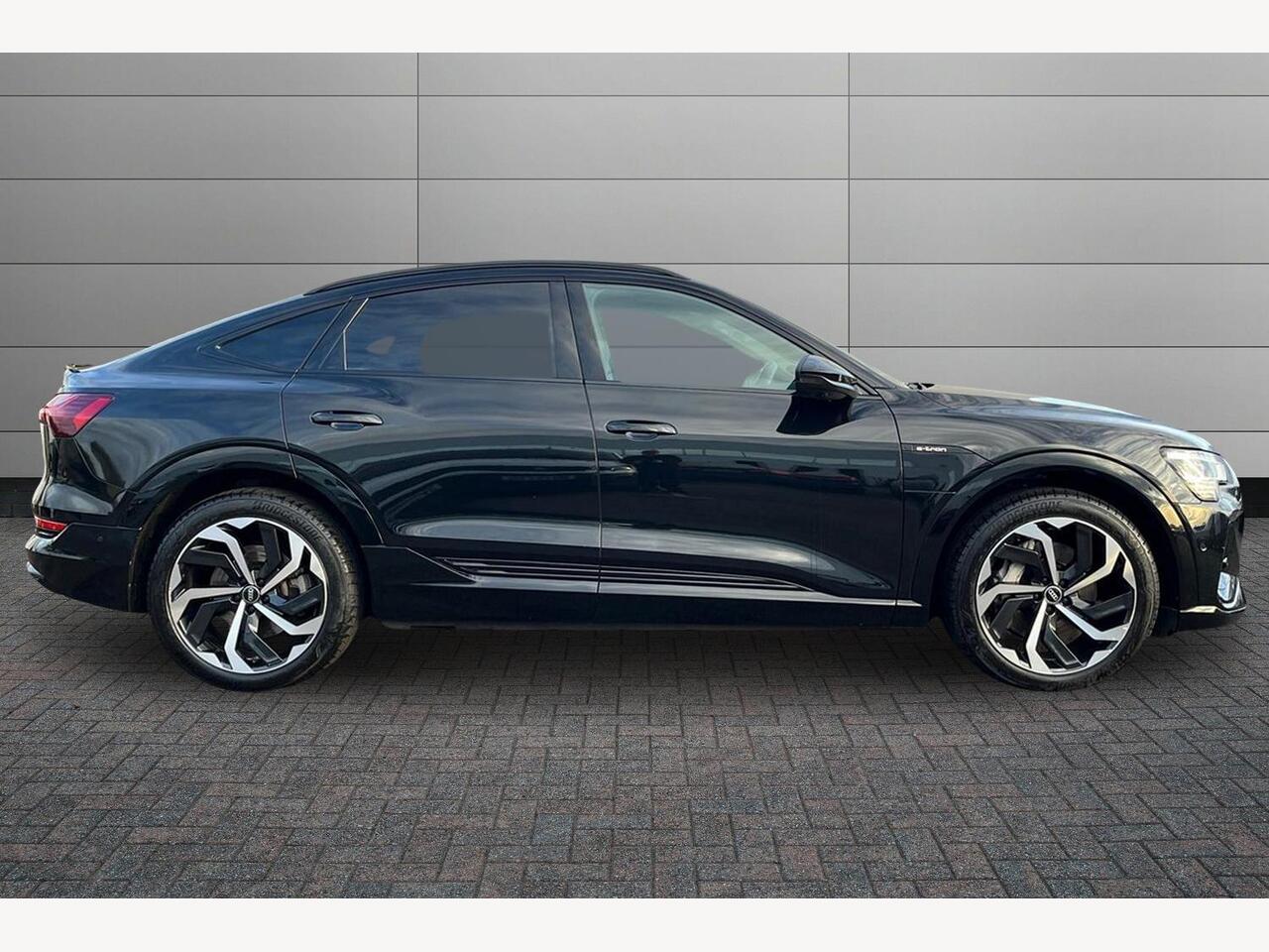 Used Audi e-tron 2022 for sale - 78005107: Photo 4