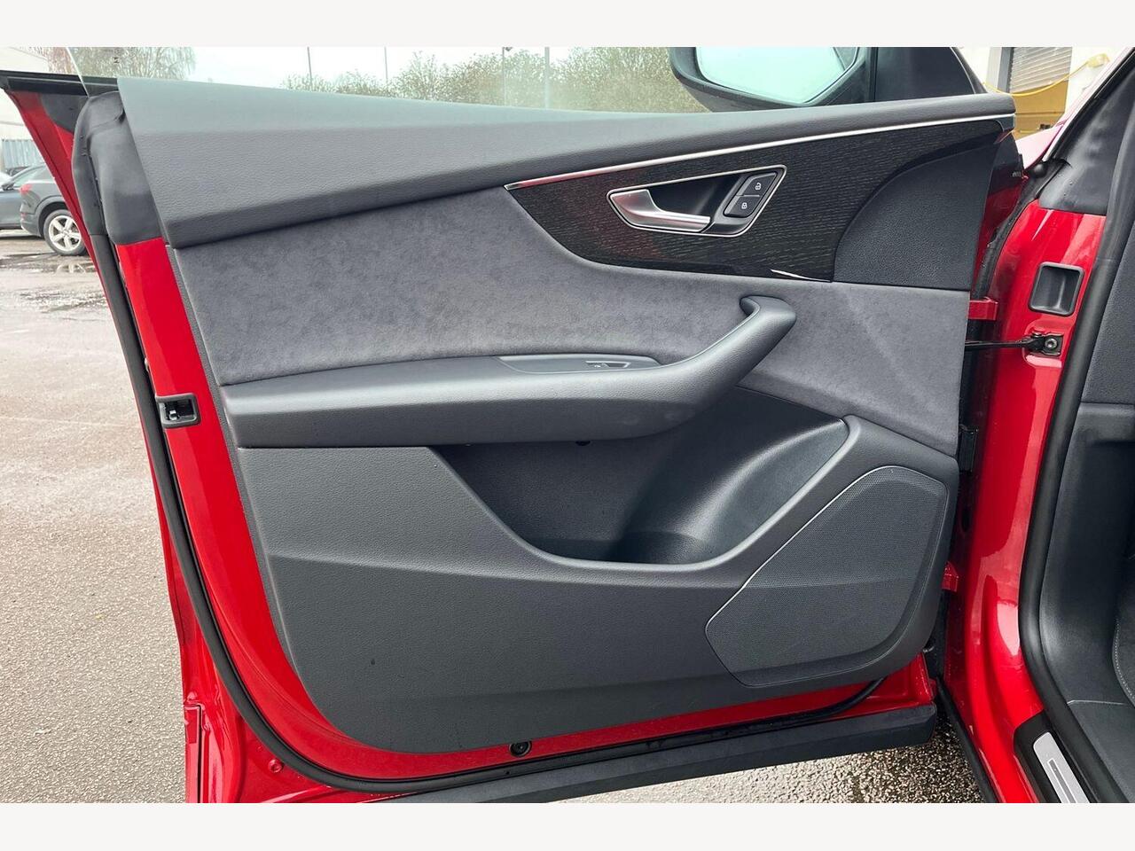 Used Audi Q8 2025 for sale - 77512324: Photo 18