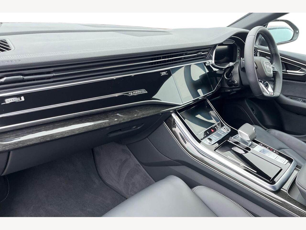 Used Audi Q8 2025 for sale - 77512324: Photo 2