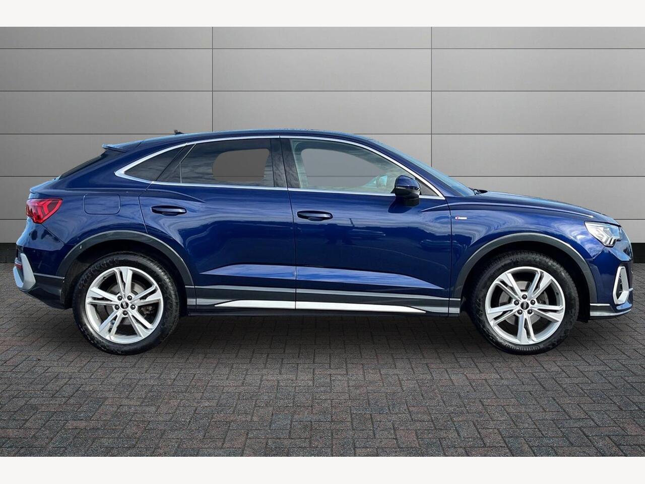 Used Audi Q3 2021 for sale - 76674153: Photo 4