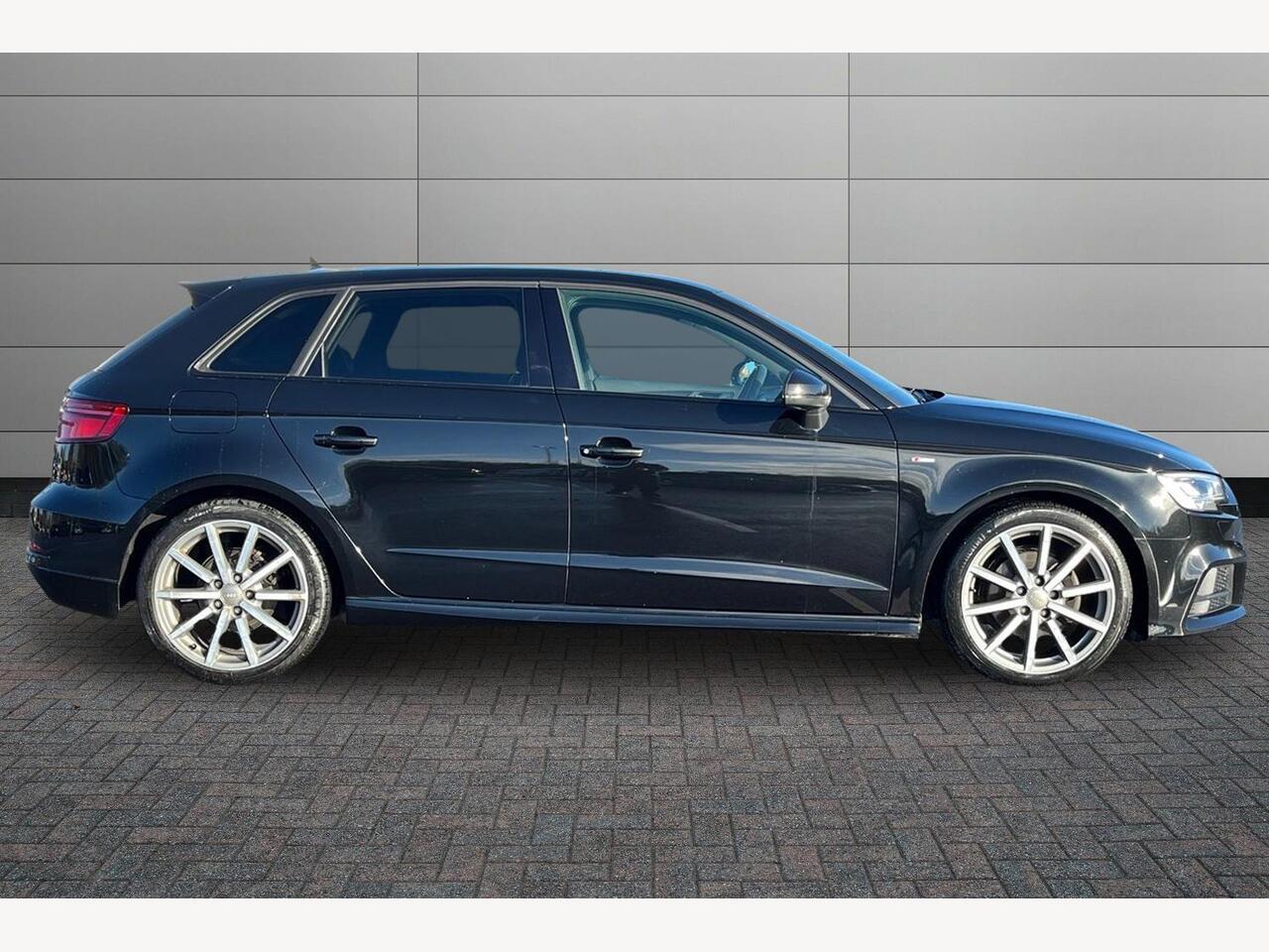 Used Audi A3 2018 for sale - 76954127: Photo 4