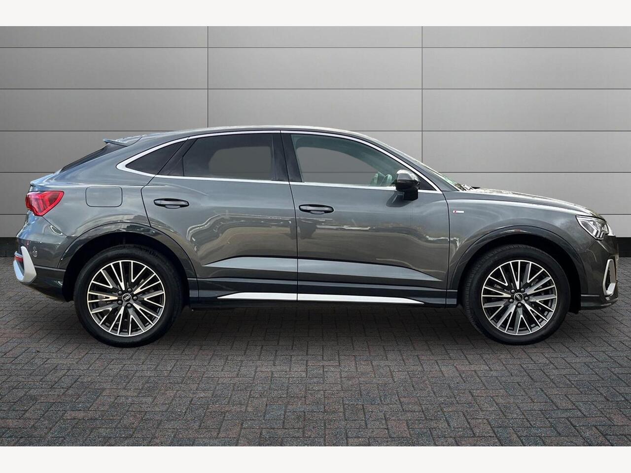 Used Audi Q3 2024 for sale - 77841217: Photo 4