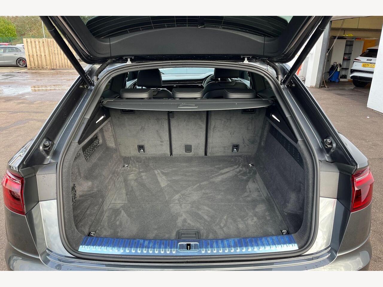 Used Audi Q8 2025 for sale - 76680581: Photo 12