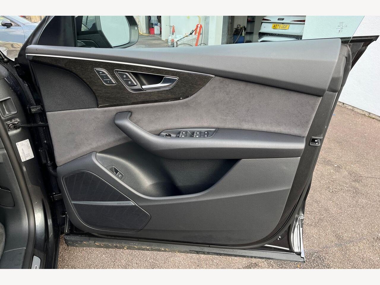 Used Audi Q8 2025 for sale - 76680581: Photo 17