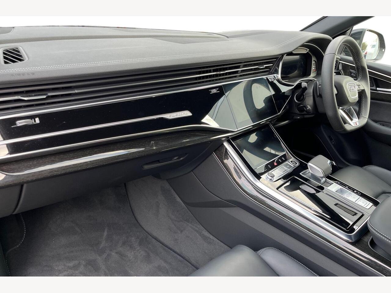 Used Audi Q8 2025 for sale - 76680581: Photo 2