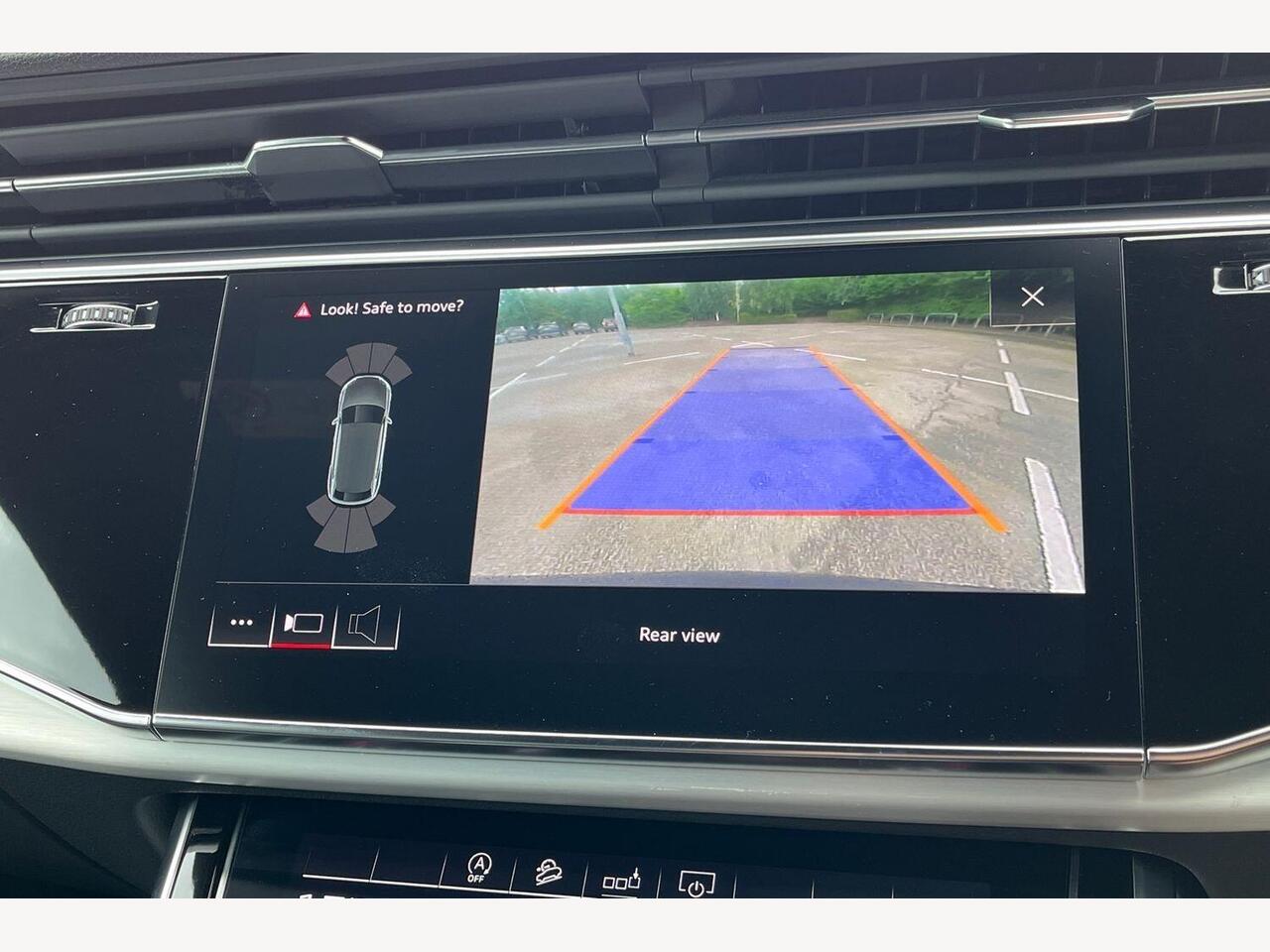 Used Audi Q8 2020 for sale - 76680943: Photo 9