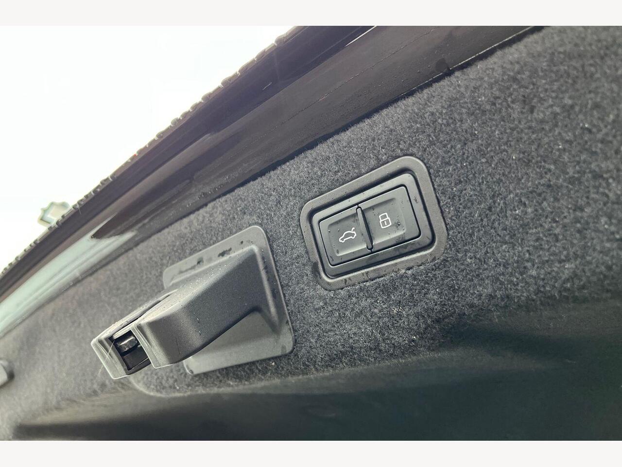 Used Audi A8 2022 for sale - 76675504: Photo 13