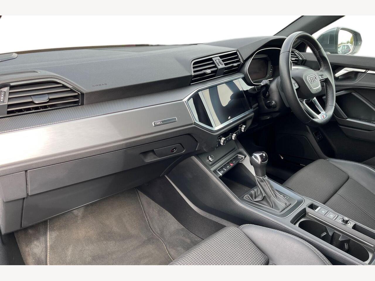 Used Audi Q3 2023 for sale - 78202382: Photo 2