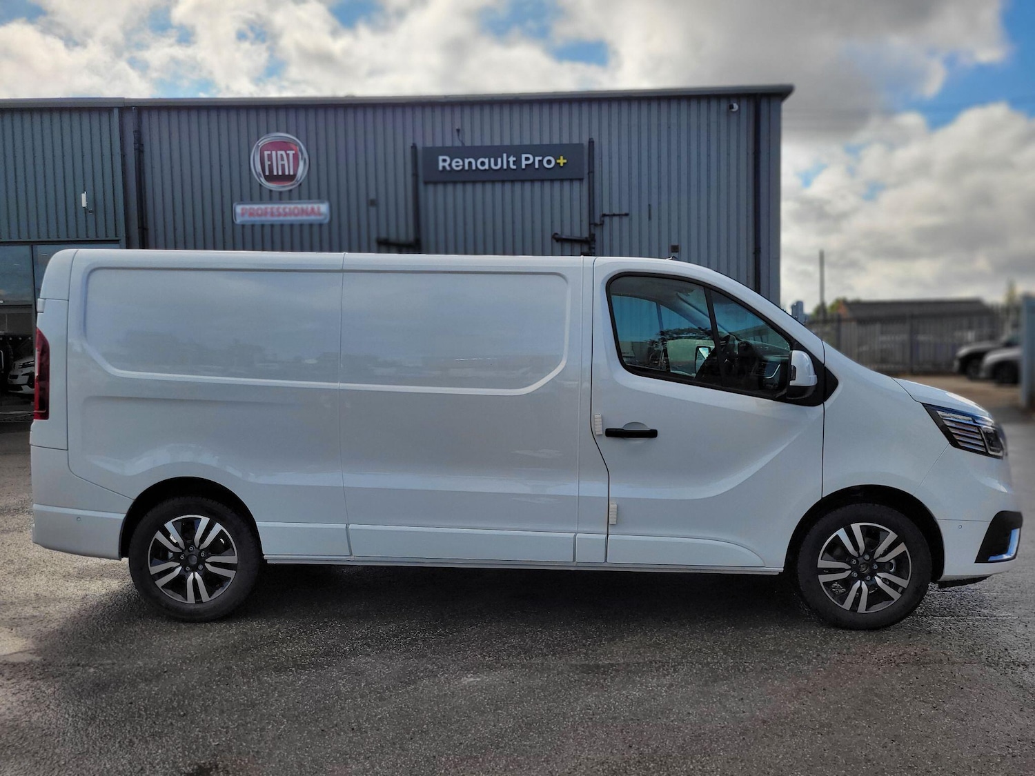Used Renault Trafic 2025 for sale - 77376321: Photo 1