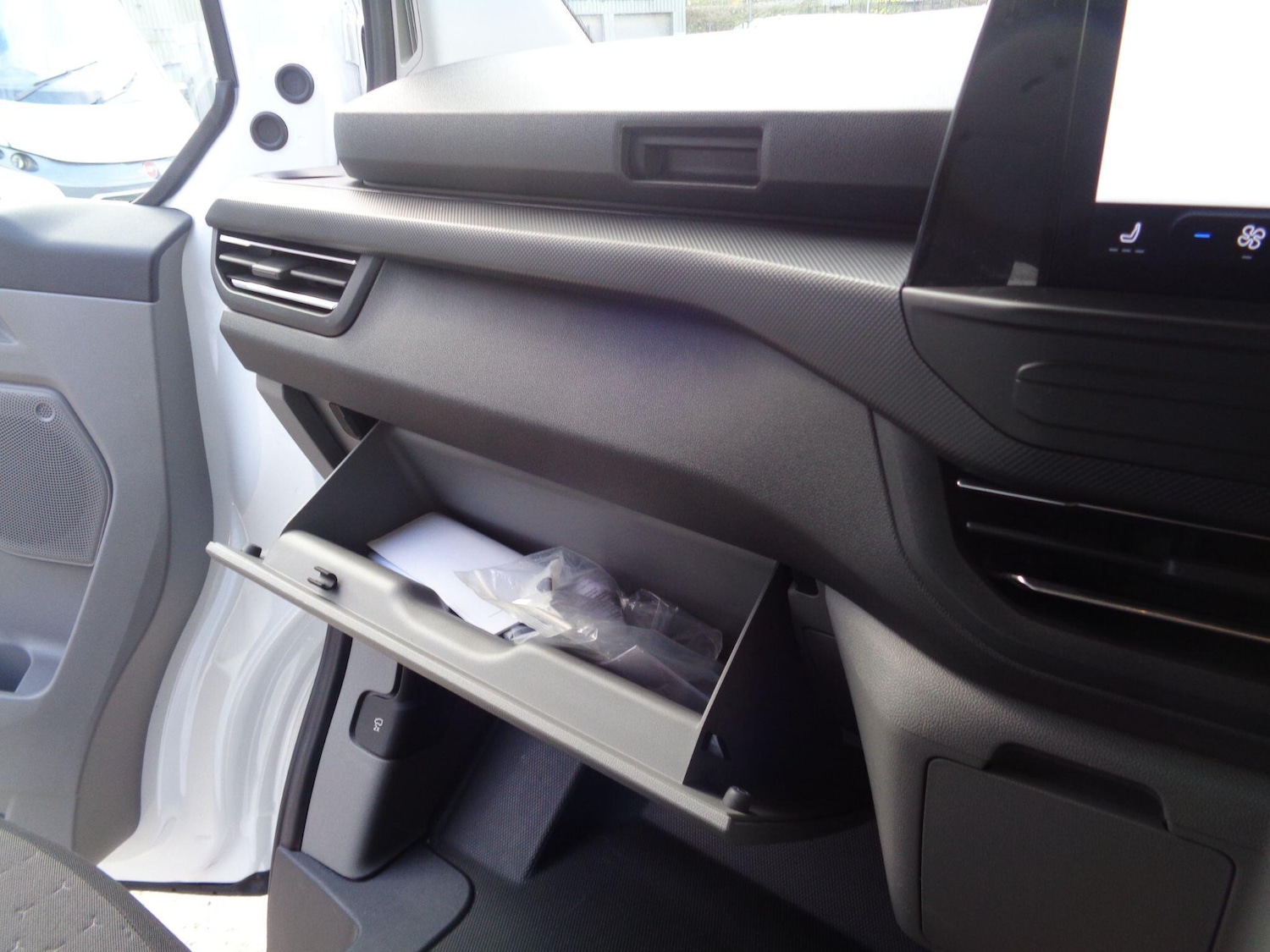 Used Ford Transit Custom 2024 for sale - 76992376: Photo 27