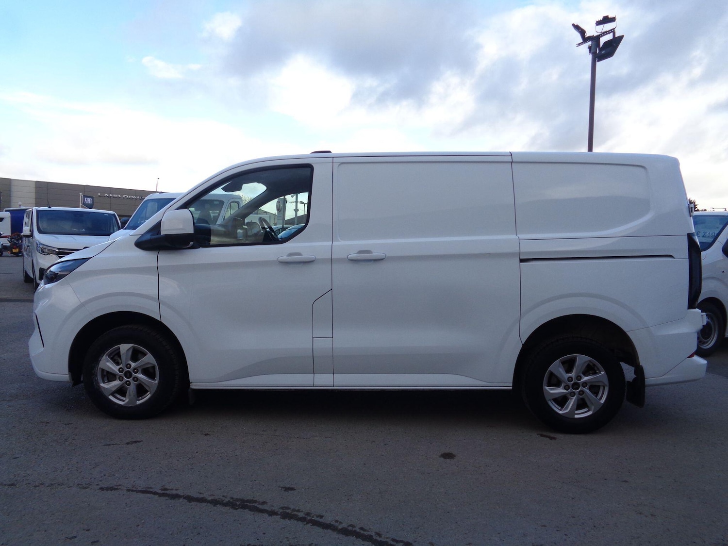 Used Ford Transit Custom 2024 for sale - 76992376: Photo 6