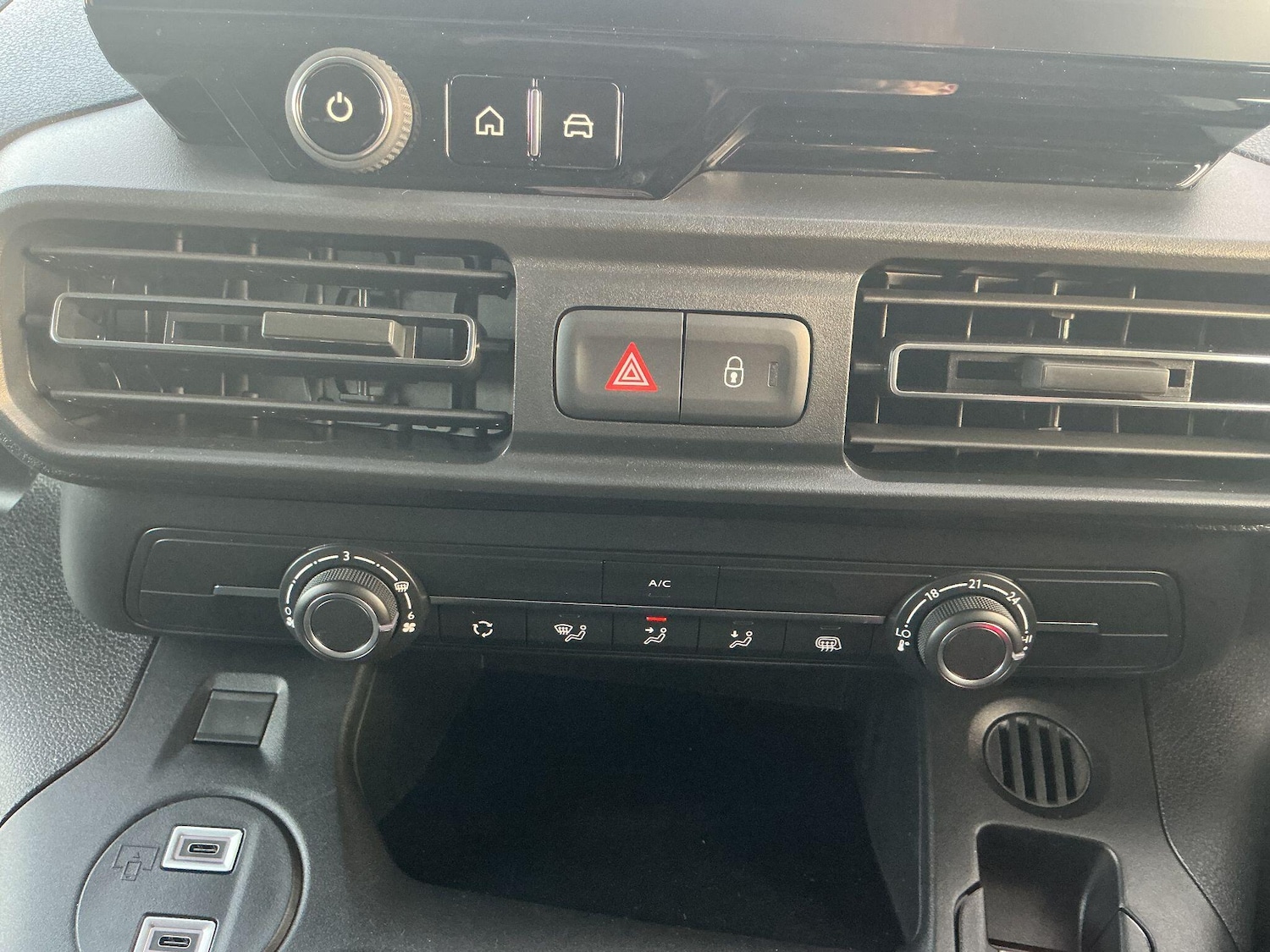 Used Citroen Berlingo 2025 for sale - 77625789: Photo 32