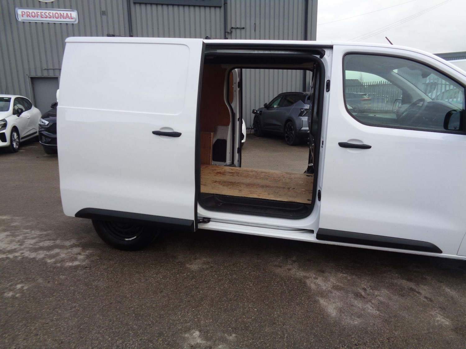 Used Vauxhall Vivaro 2023 for sale - 76887391: Photo 21