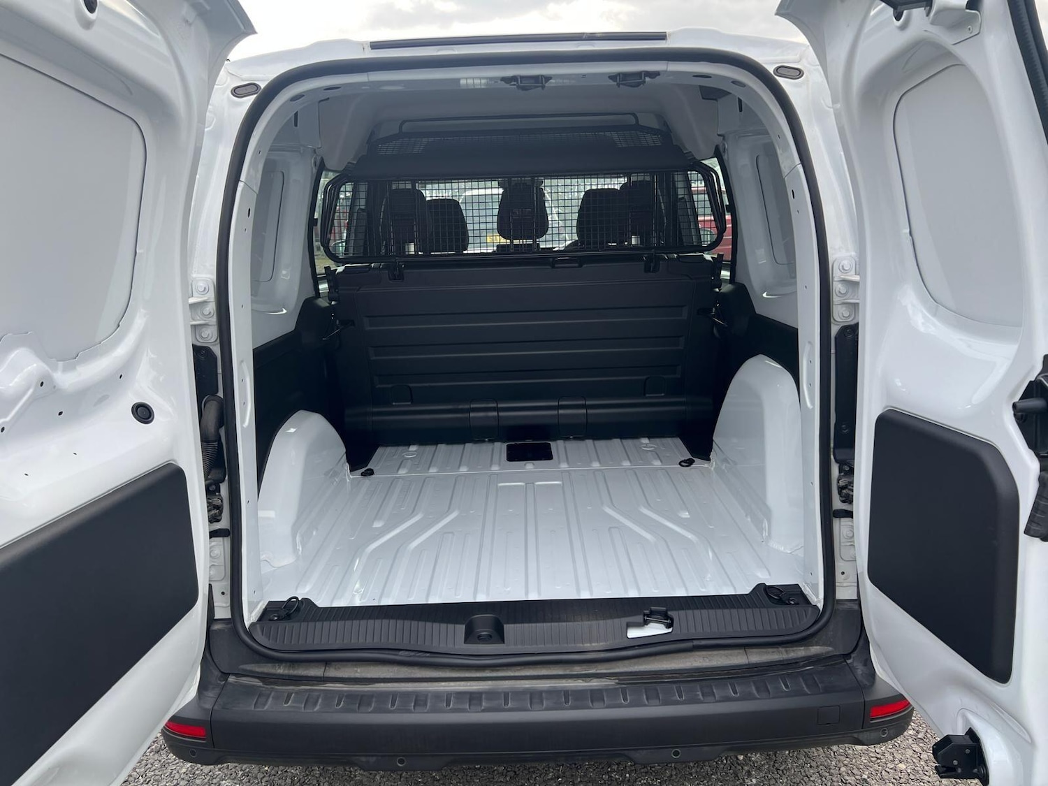 Used Renault Kangoo 2025 for sale - 76432979: Photo 4