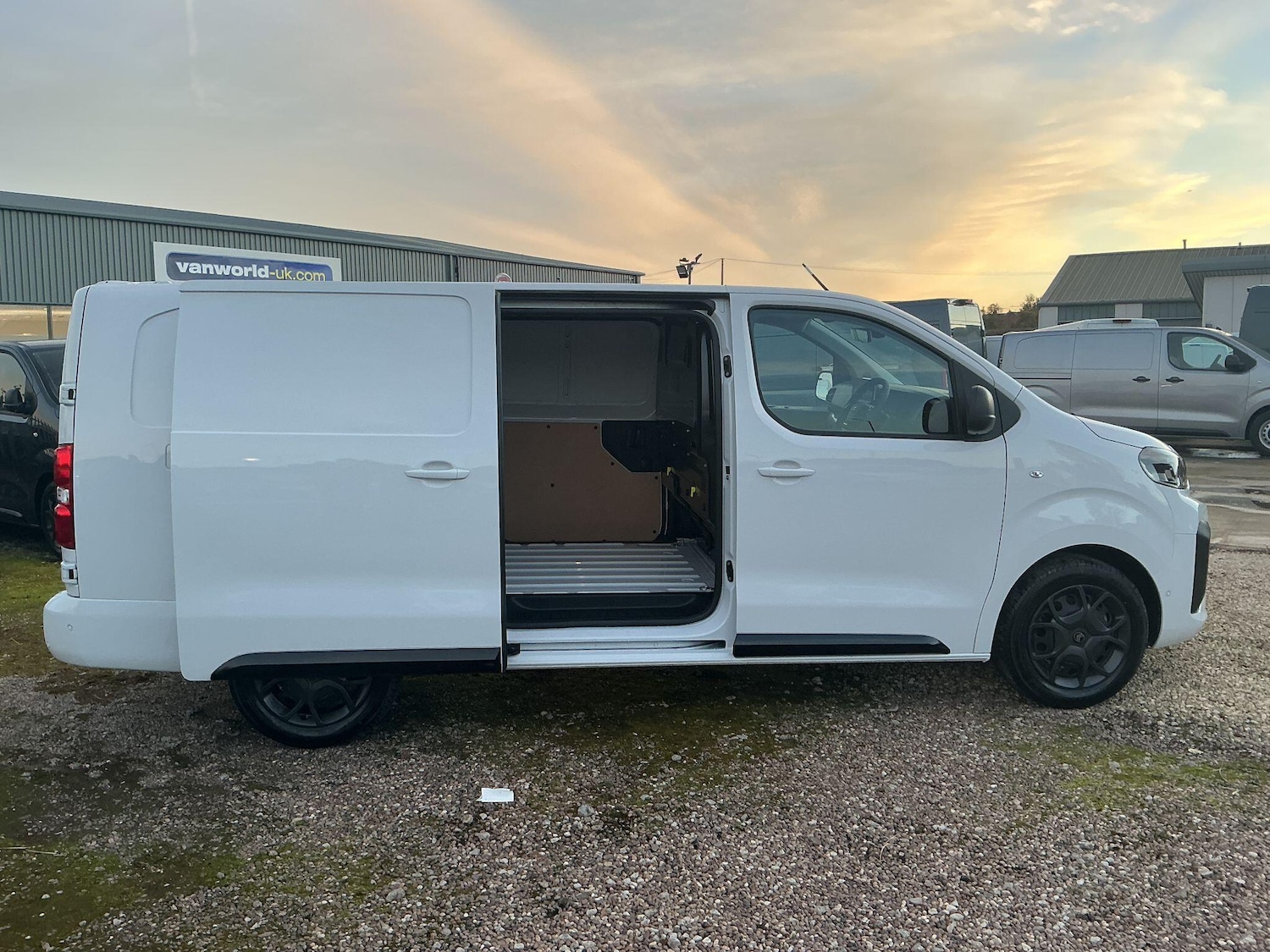 Used Citroen Dispatch 2025 for sale - 76865151: Photo 16