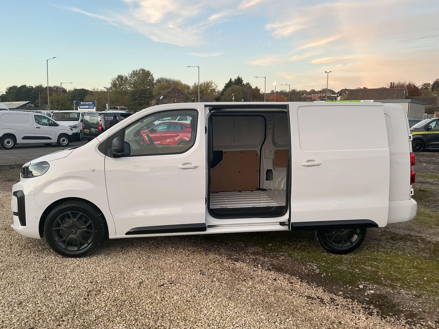 Used Citroen Dispatch 2025 for sale - 76865151: Photo 21