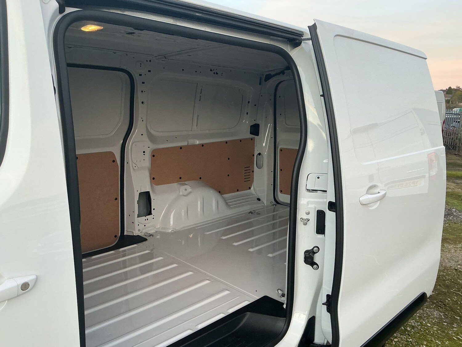 Used Citroen Dispatch 2025 for sale - 76865151: Photo 22