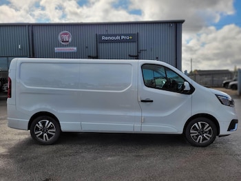 Renault Trafic feature image