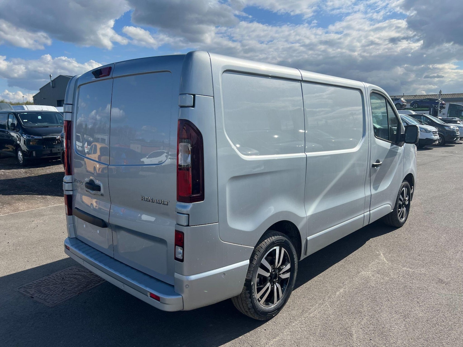 Used Renault Trafic 2025 for sale - 76823427: Photo 3