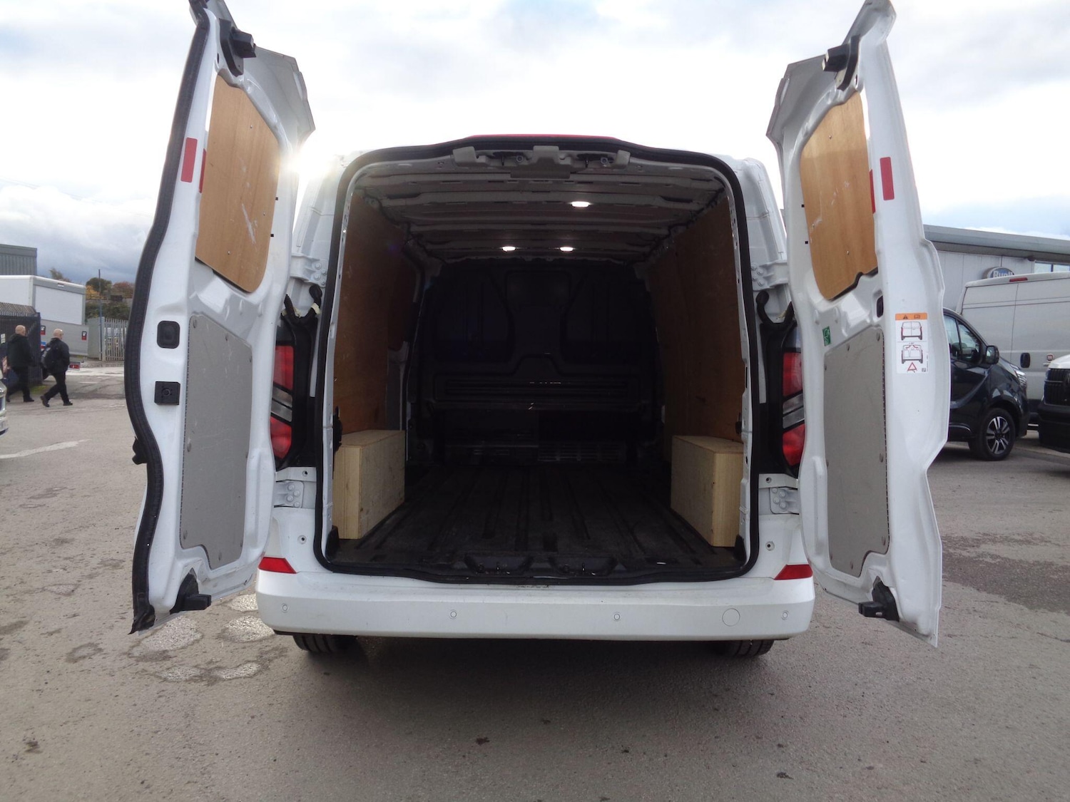 Used Ford Transit Custom 2024 for sale - 76992374: Photo 9