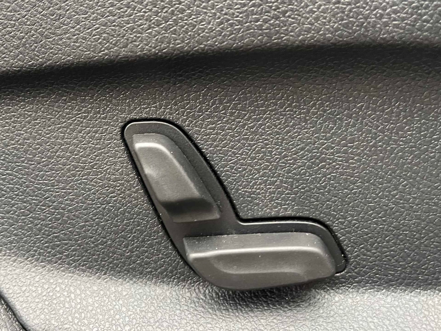 Used Mercedes-Benz GLC 2022 for sale - 76986951: Photo 32