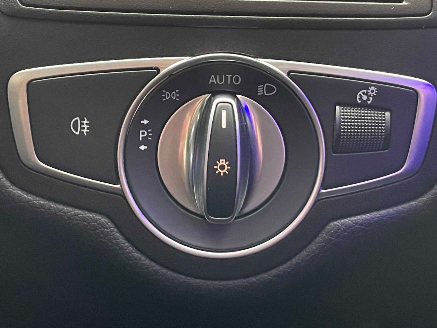 Used Mercedes-Benz GLC 2022 for sale - 76986951: Photo 38