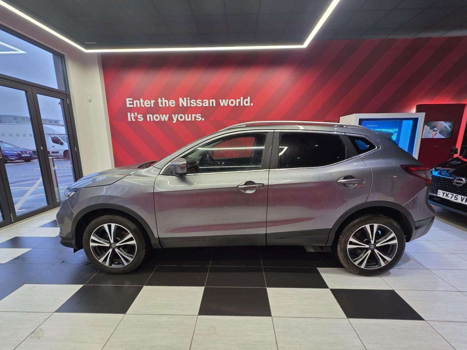 Used Nissan Qashqai 2017 for sale - 77701326: Photo 11