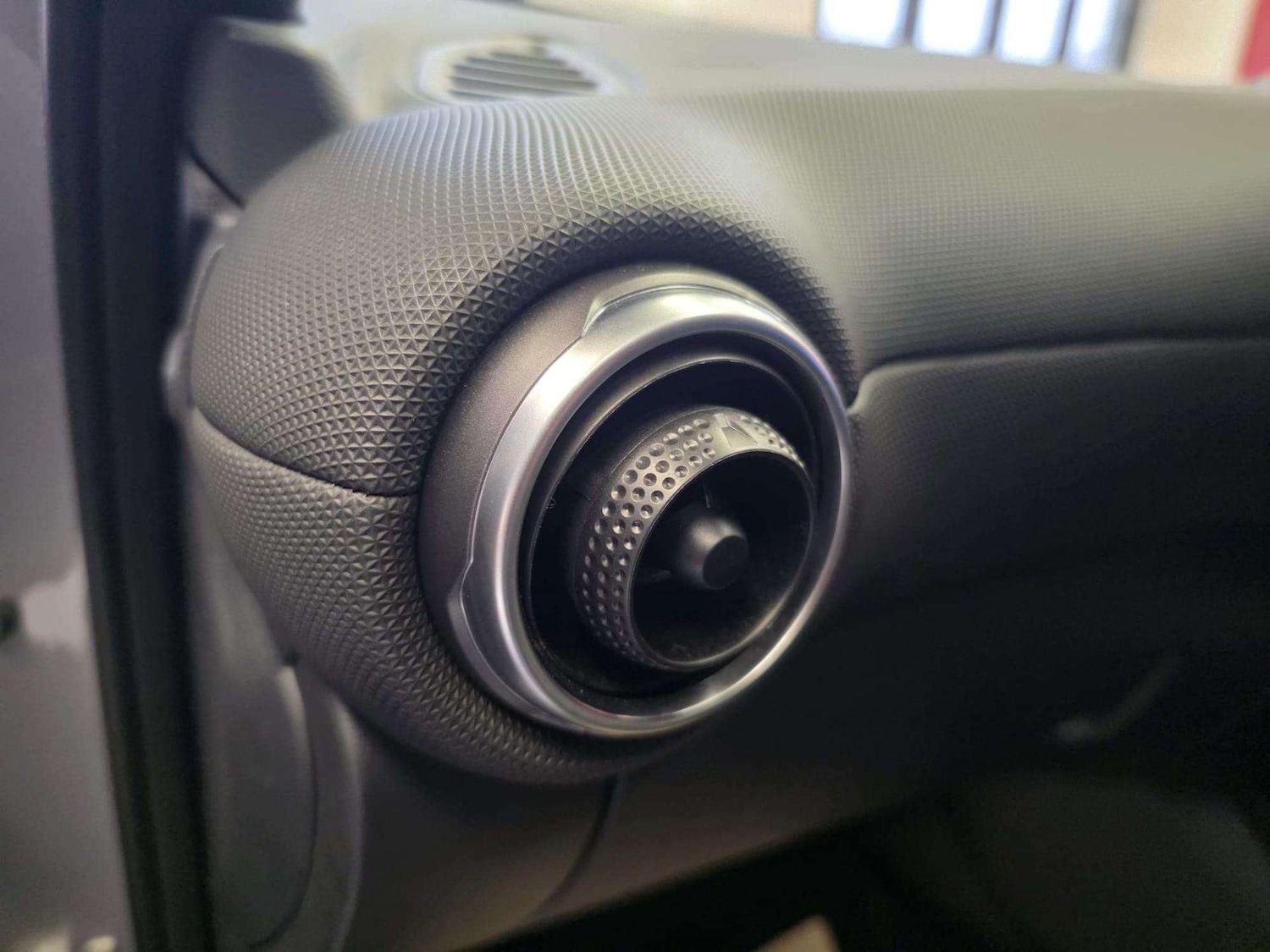 Used Nissan Juke 2024 for sale - 77516480: Photo 33