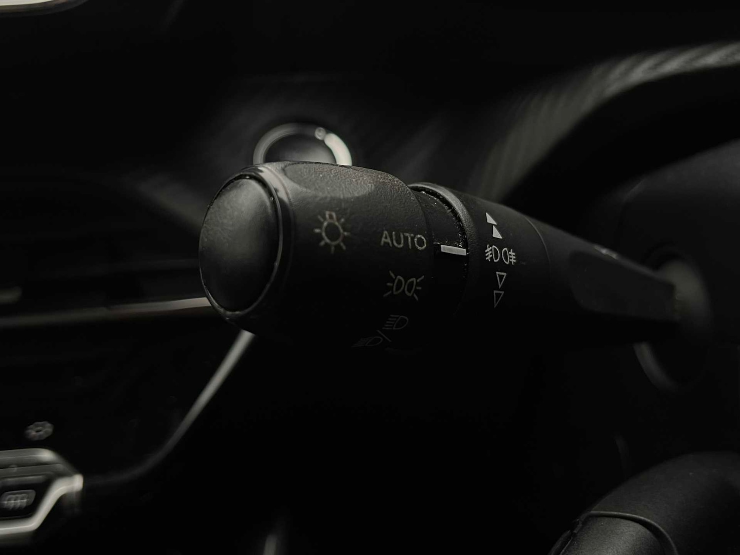 Used Peugeot 2008 2020 for sale - 76986957: Photo 27