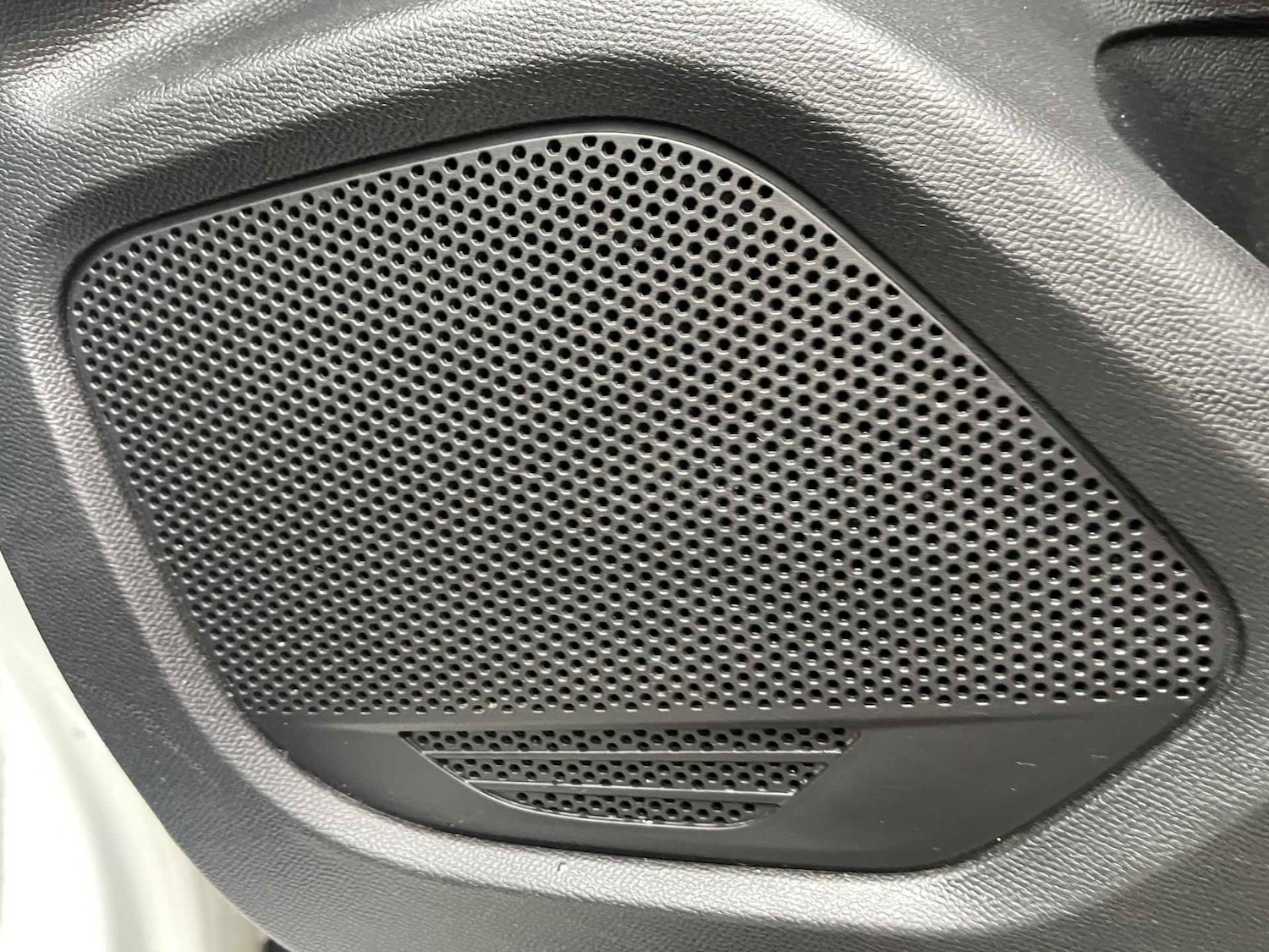 Used Peugeot 2008 2020 for sale - 76986957: Photo 33