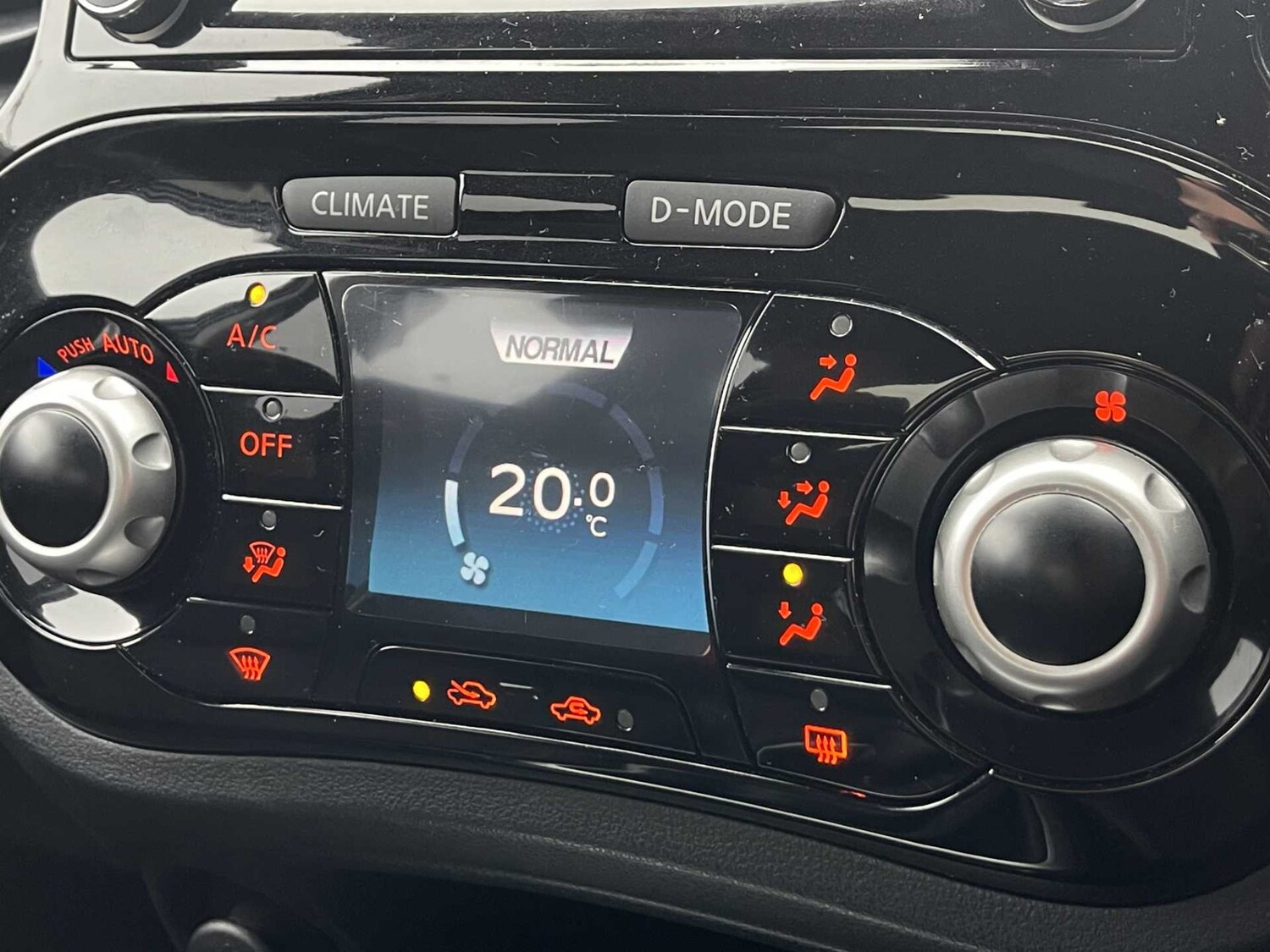 Used Nissan Juke 2018 for sale - 76170750: Photo 25