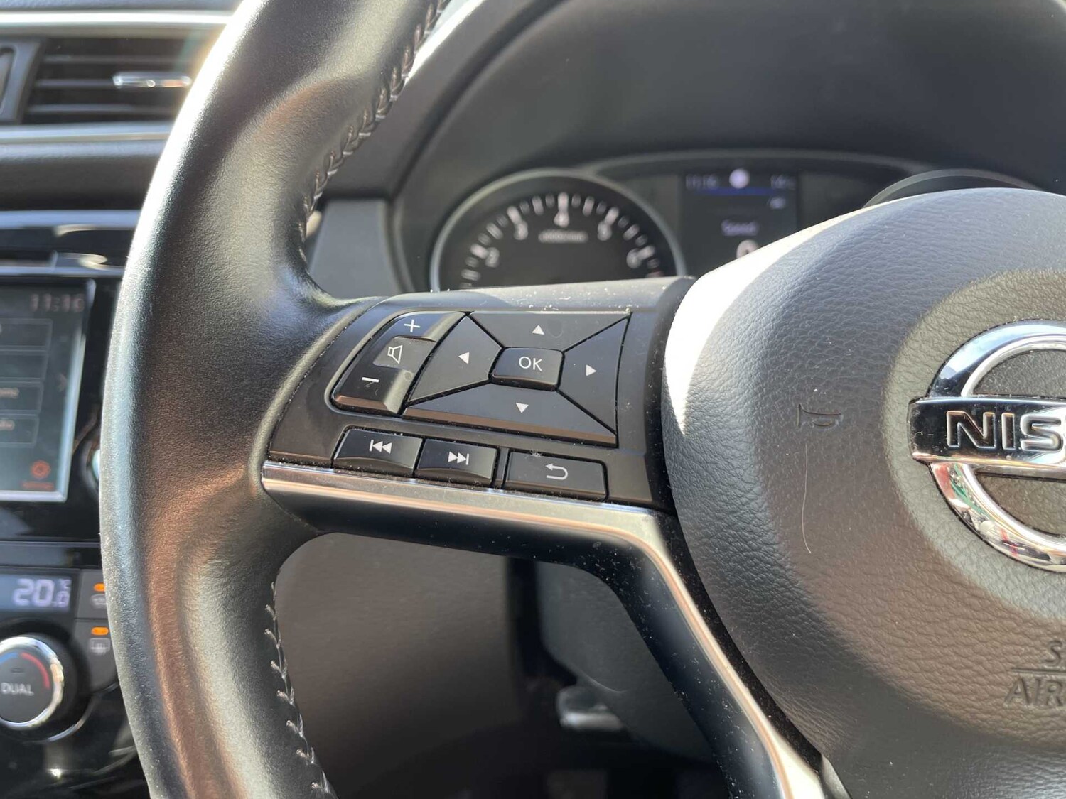 Used Nissan Qashqai 2020 for sale - 76102474: Photo 25