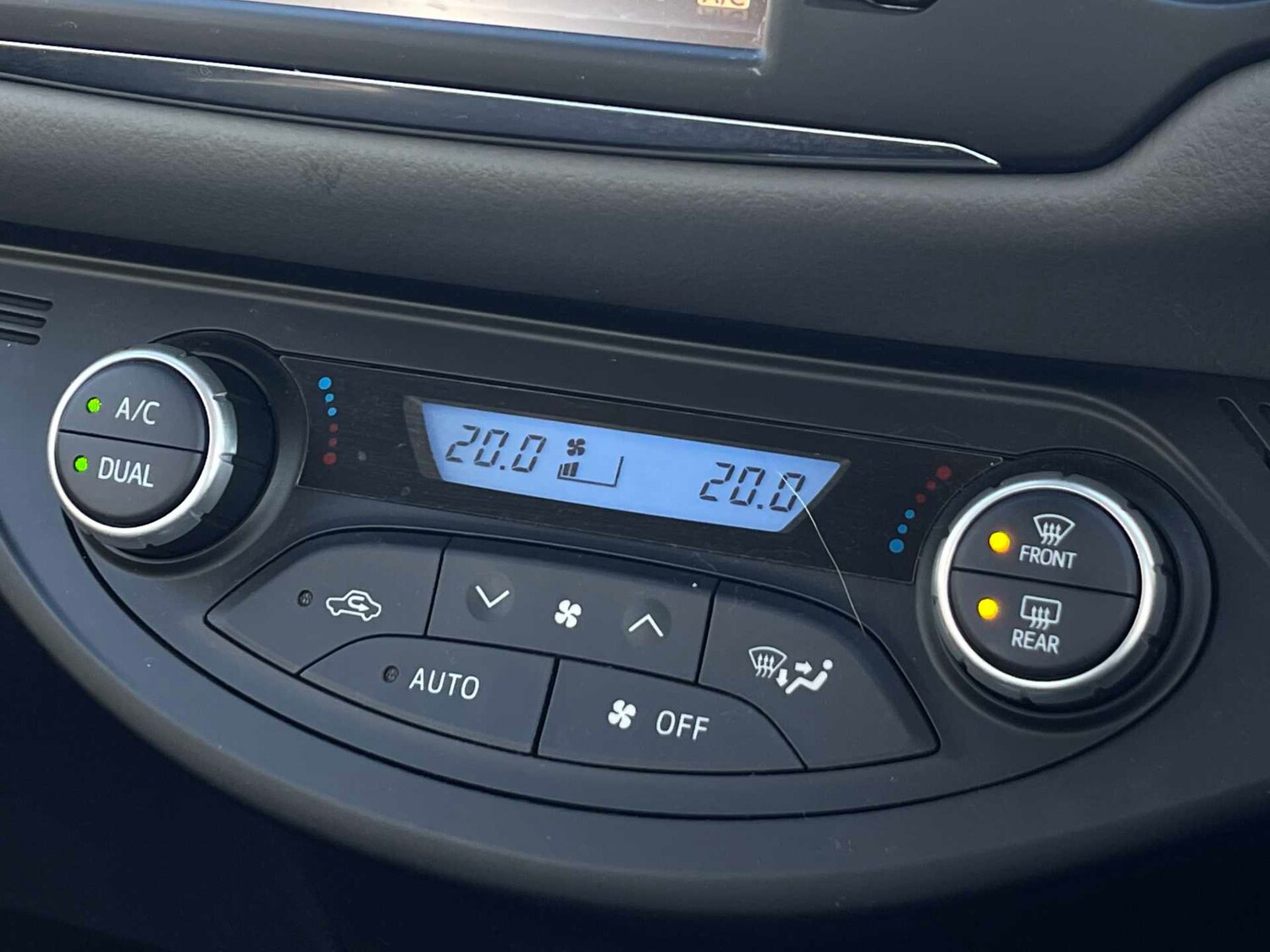 Used Toyota Yaris 2019 for sale - 77488640: Photo 25