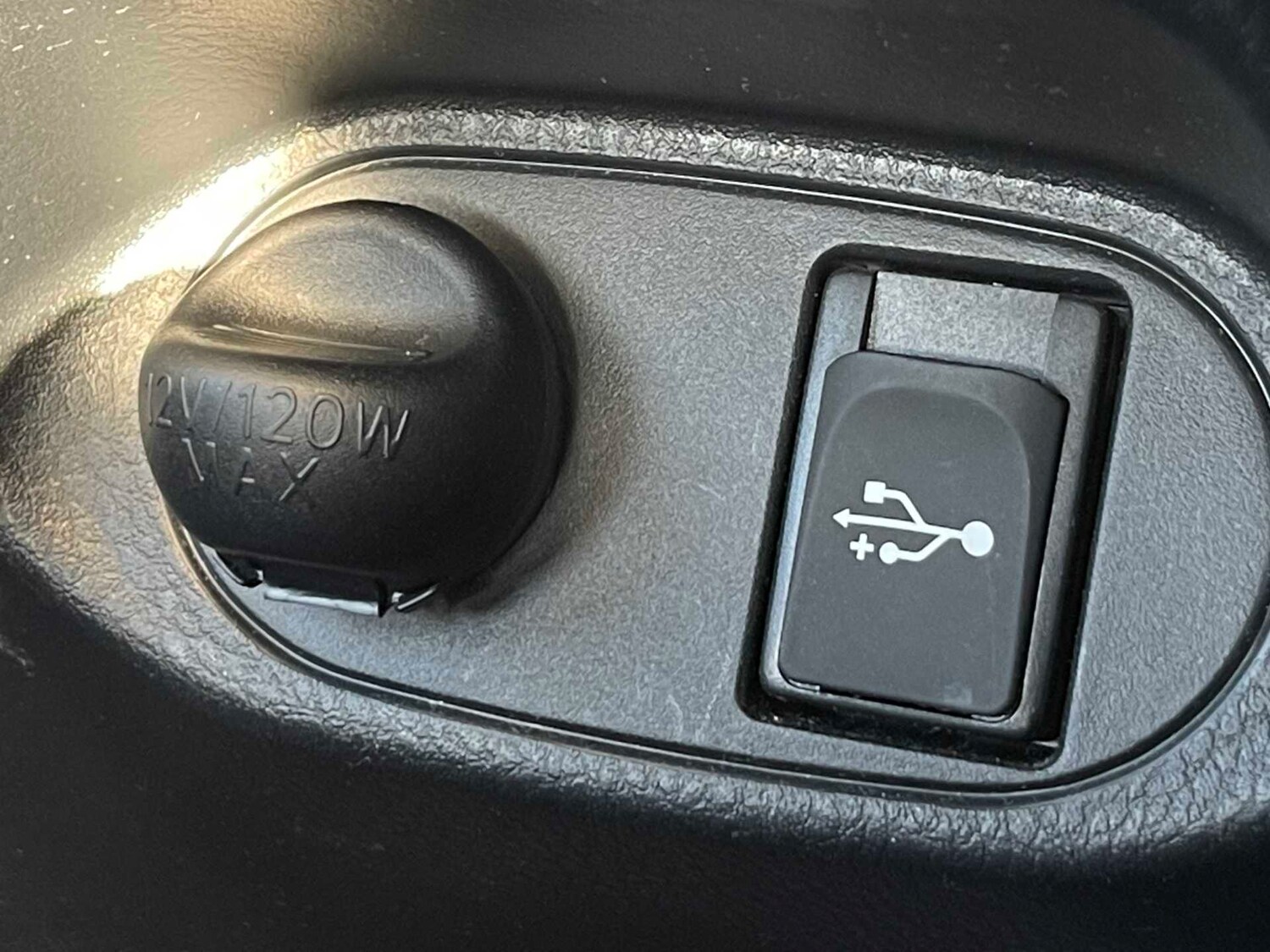 Used Toyota Yaris 2019 for sale - 77488640: Photo 40