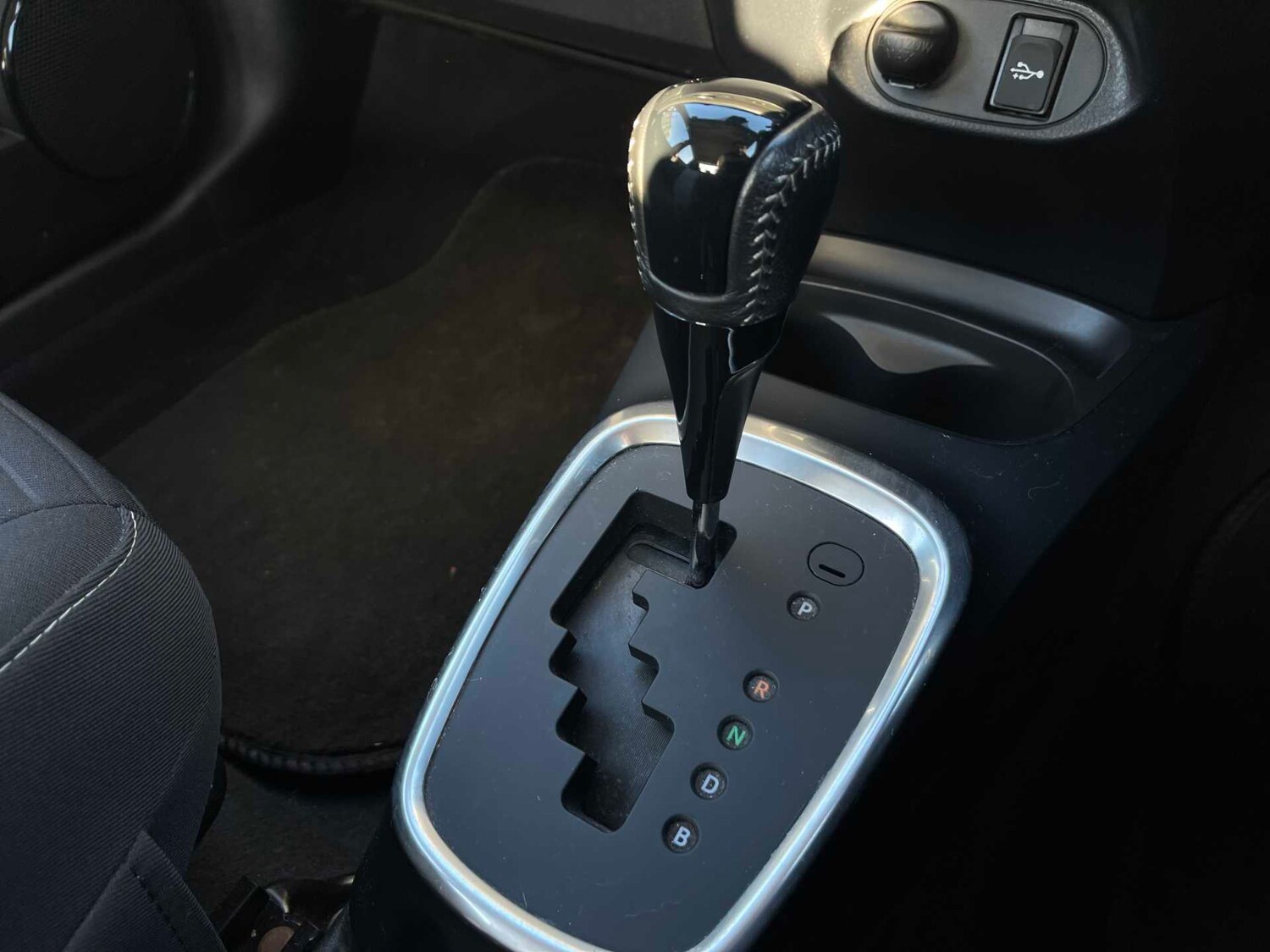 Used Toyota Yaris 2019 for sale - 77488640: Photo 41