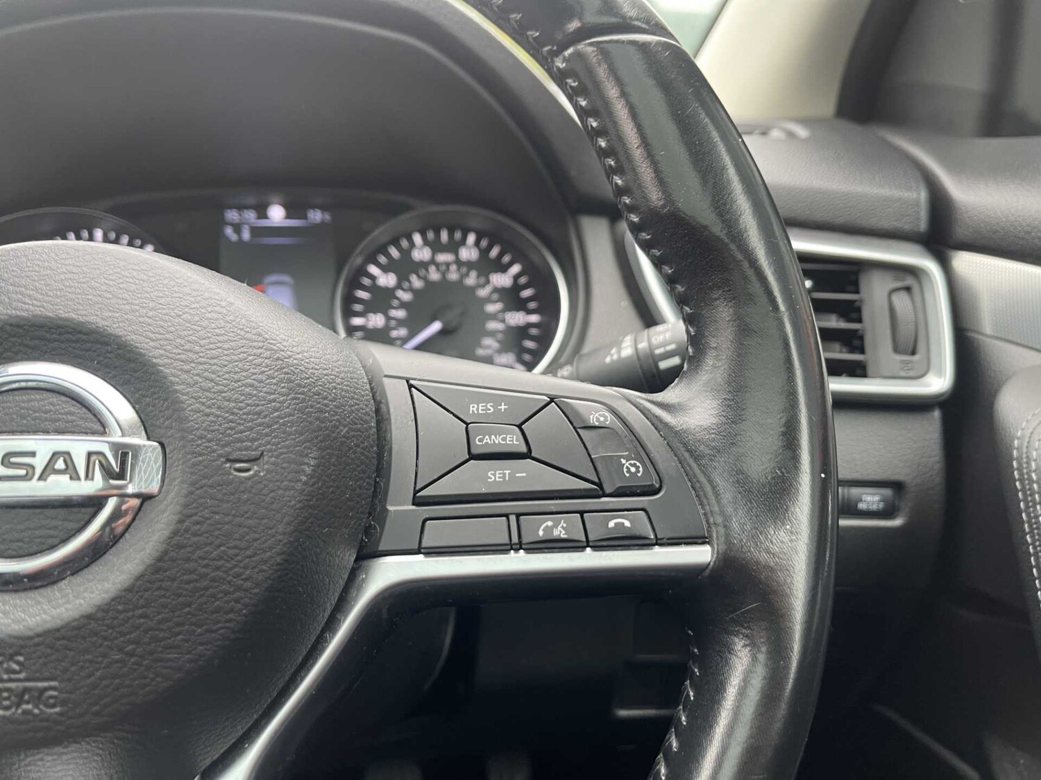 Used Nissan Qashqai 2017 for sale - 76299416: Photo 26