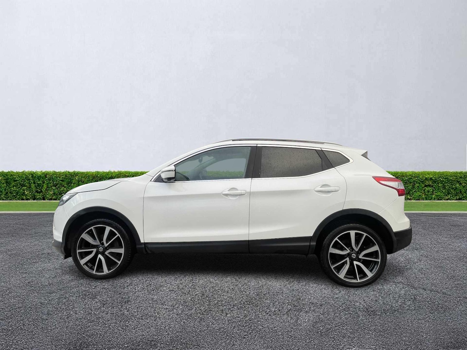 Used Nissan Qashqai 2017 for sale - 76651269: Photo 4