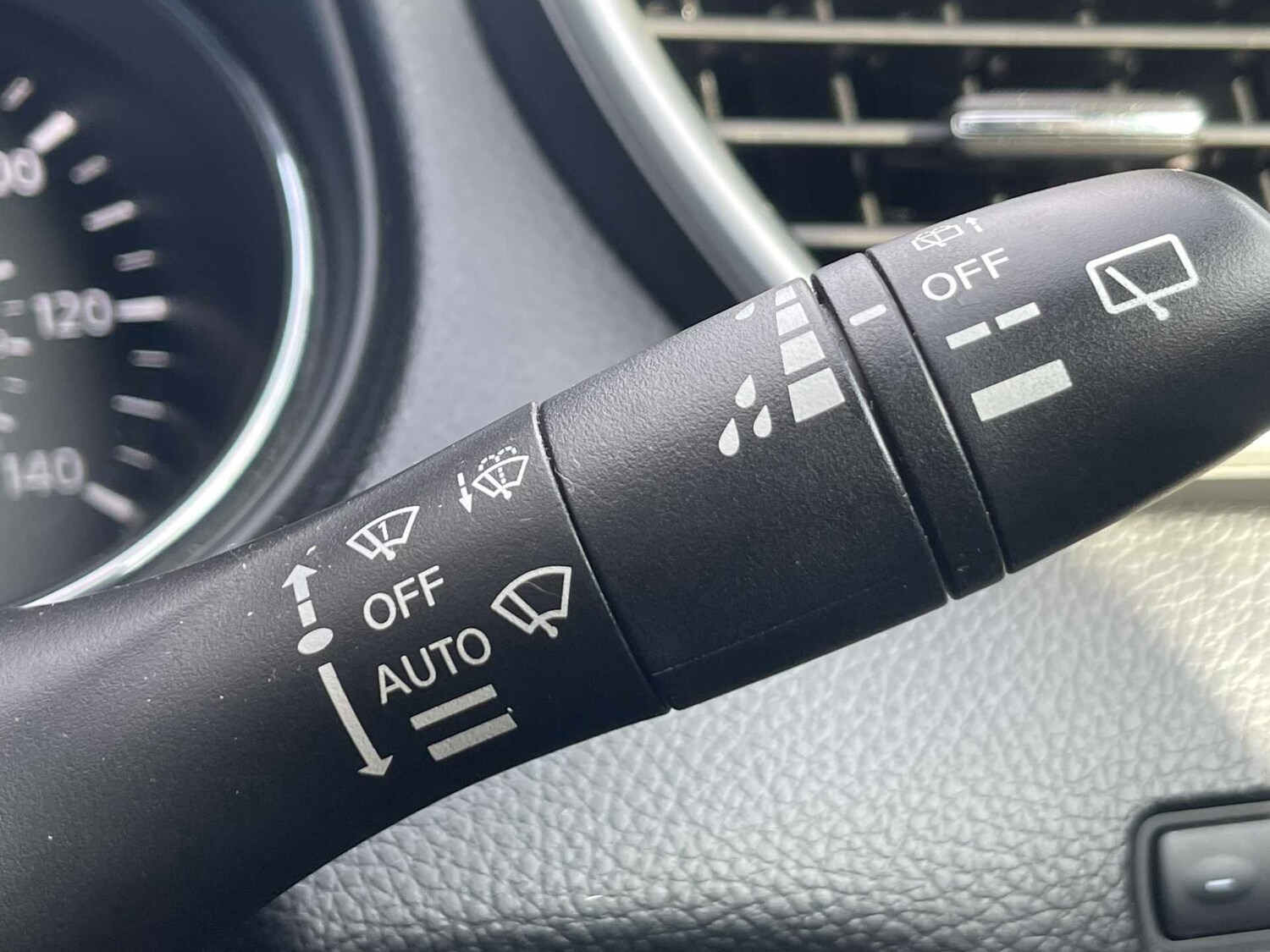 Used Nissan Qashqai 2015 for sale - 76651282: Photo 30