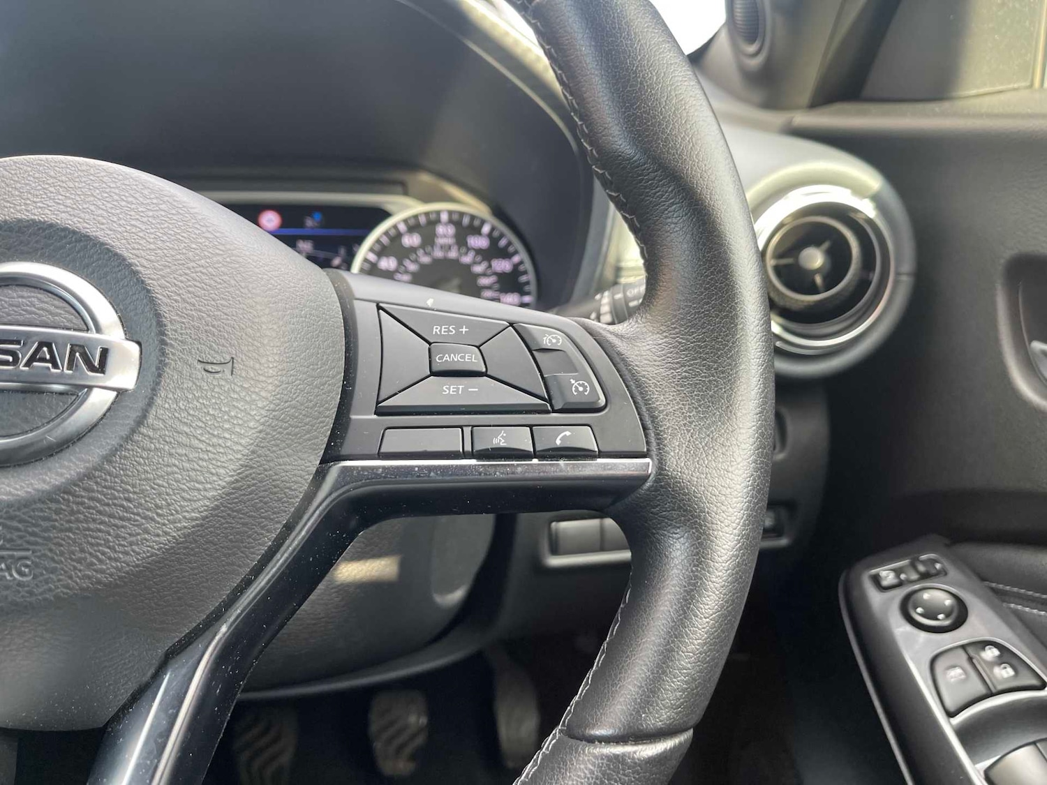 Used Nissan Juke 2022 for sale - 76651210: Photo 26