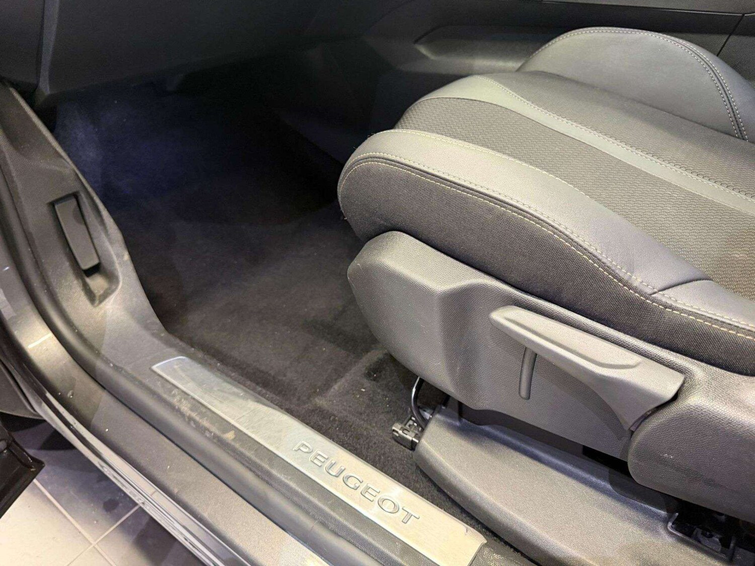 Used Peugeot 5008 2023 for sale - 78106385: Photo 32