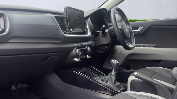 Used Kia Stonic 2022 for sale - 75437138: Photo 17
