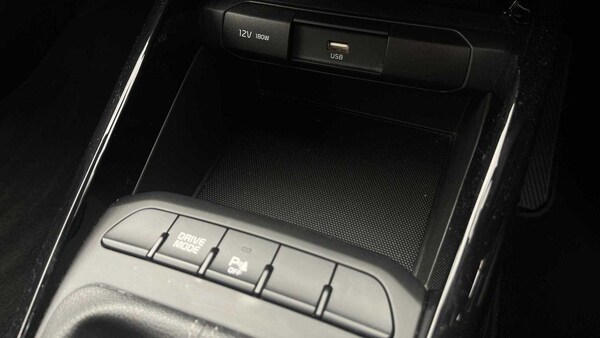Used Kia Stonic 2022 for sale - 75437138: Photo 32