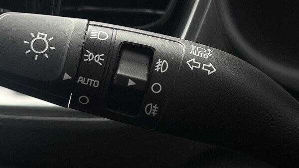 Used Kia Stonic 2022 for sale - 75437138: Photo 35